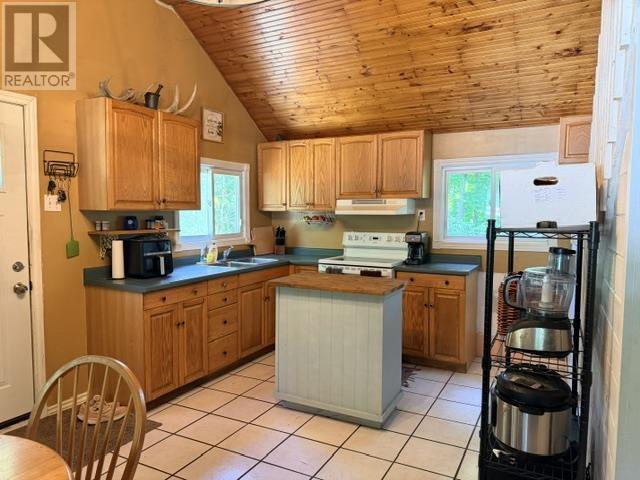 2895 Base Line Rd, Hilton Beach, Ontario  P0R 1G0 - Photo 12 - SM262510
