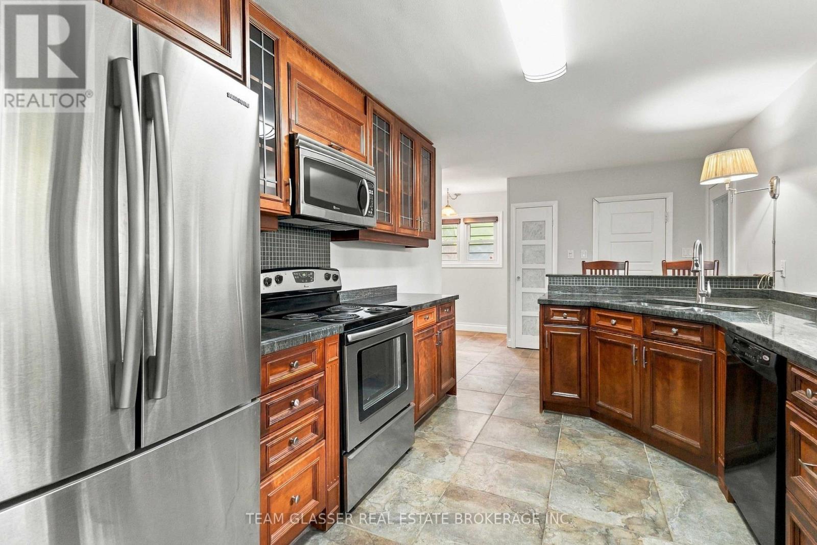 36 Braemar Crescent, London North, Ontario  N6H 2X1 - Photo 4 - X13867178