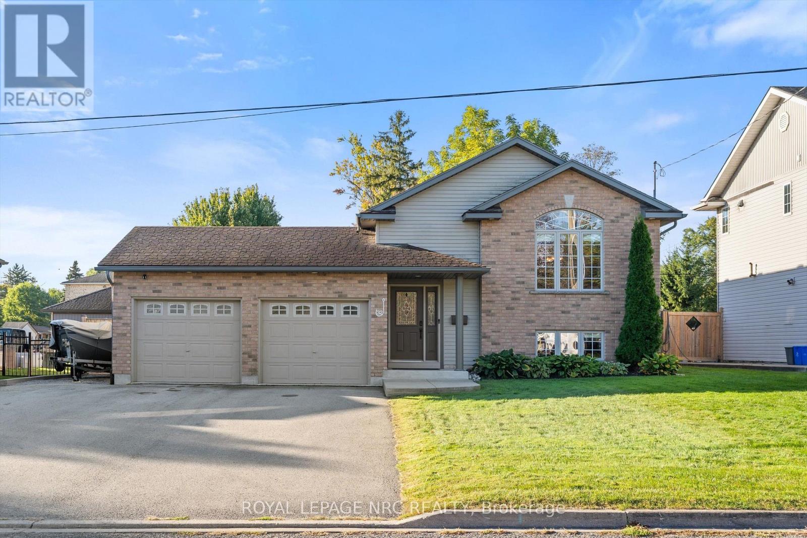 32 LAVINIA STREET, Fort Erie, Ontario