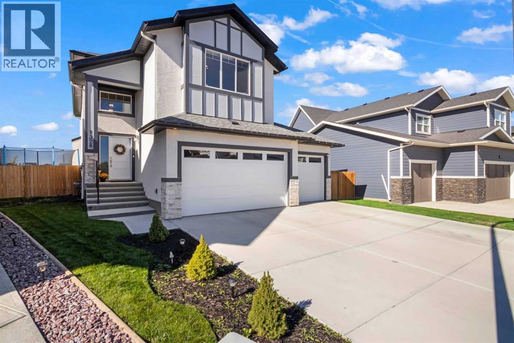 1328 Lackner Boulevard, Carstairs, Alberta  T0M 0N0 - Photo 1 - A2350155