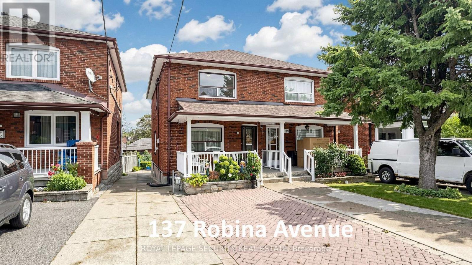 137 ROBINA AVENUE, toronto (oakwood village), Ontario