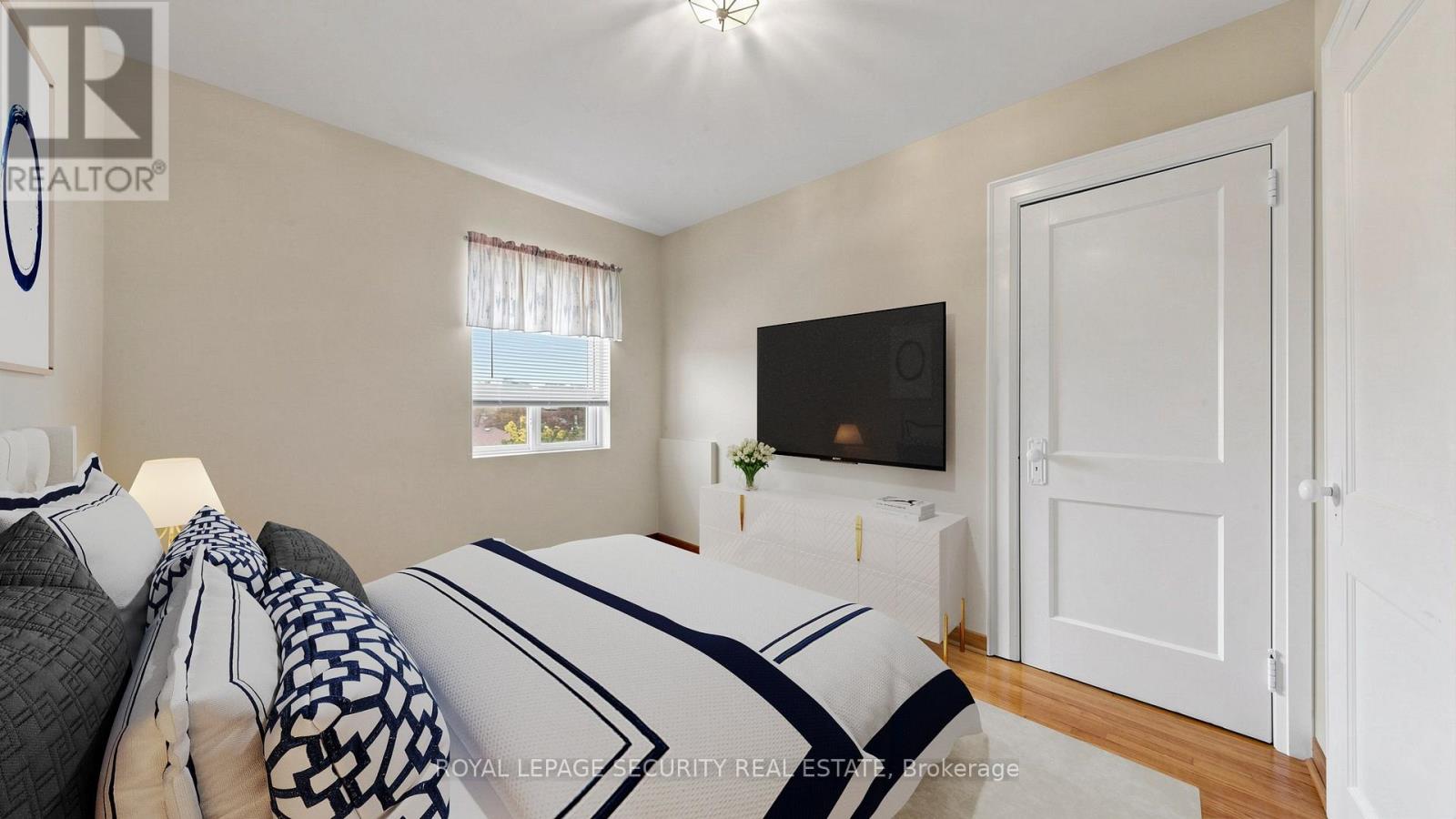 137 Robina Avenue, Toronto, Ontario  M6C 3Y8 - Photo 21 - C13867084