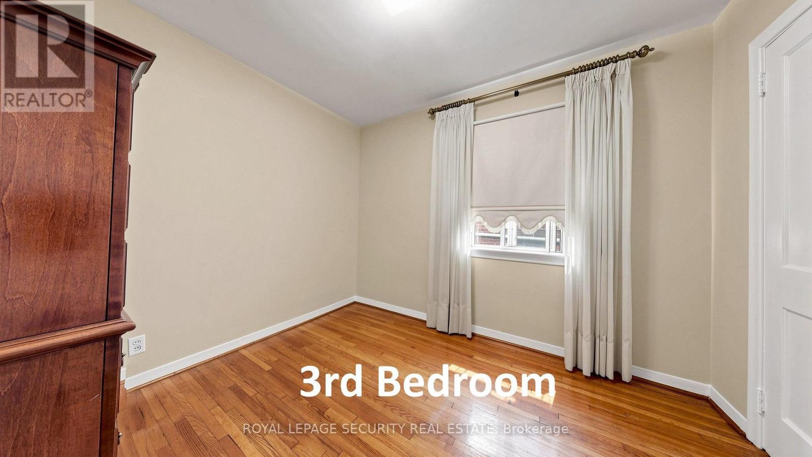 137 Robina Avenue, Toronto, Ontario  M6C 3Y8 - Photo 22 - C13867084