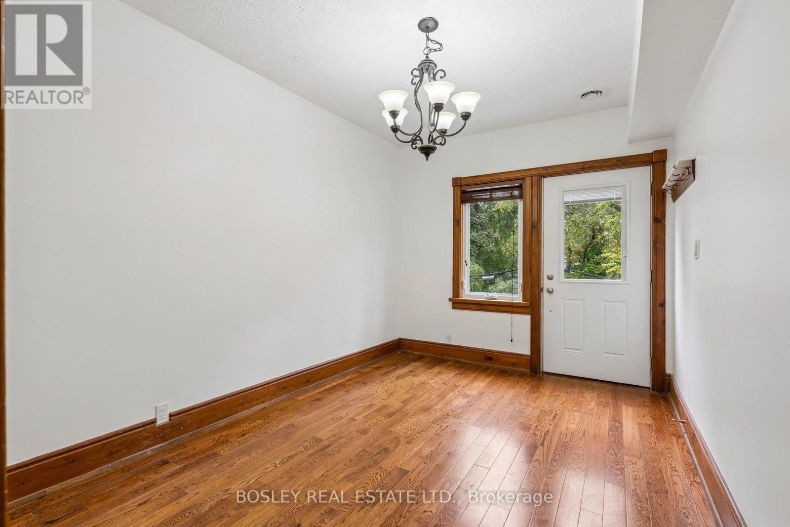 Upper - 297 Sumach Street, Toronto (Cabbagetown-South St. James Town), Ontario  M5A 3K4 - Photo 10 - C13867124