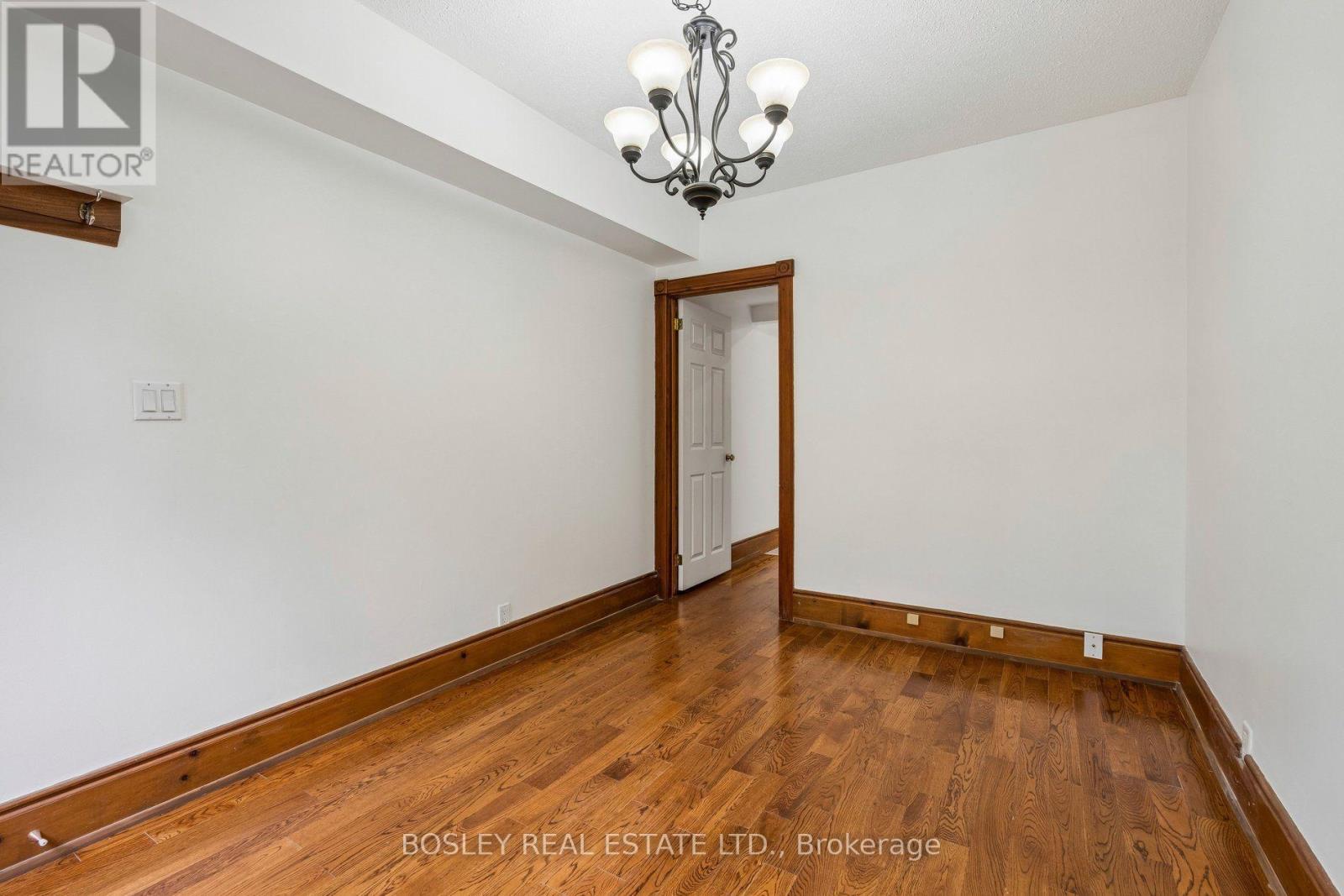 Upper - 297 Sumach Street, Toronto (Cabbagetown-South St. James Town), Ontario  M5A 3K4 - Photo 12 - C13867124