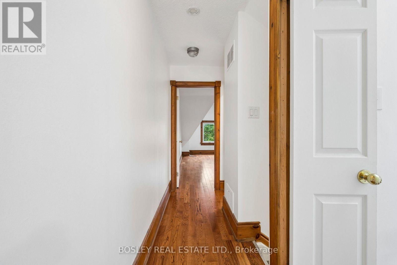 Upper - 297 Sumach Street, Toronto (Cabbagetown-South St. James Town), Ontario  M5A 3K4 - Photo 13 - C13867124