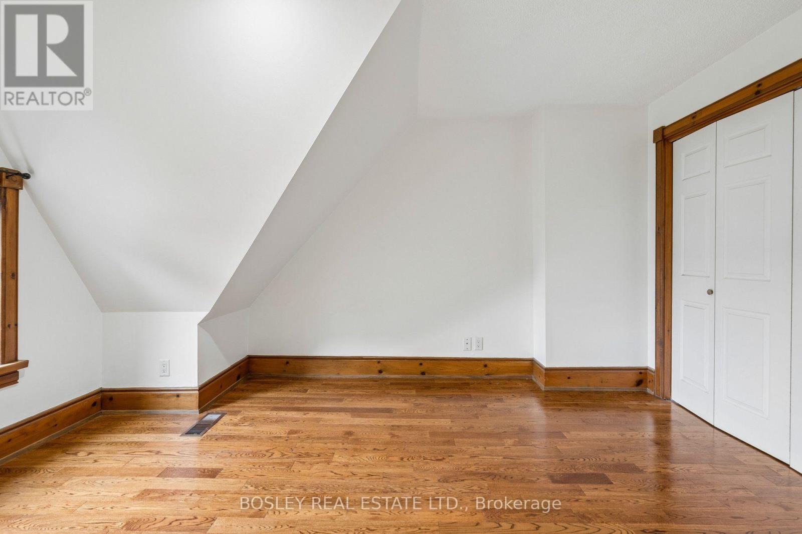 Upper - 297 Sumach Street, Toronto (Cabbagetown-South St. James Town), Ontario  M5A 3K4 - Photo 16 - C13867124
