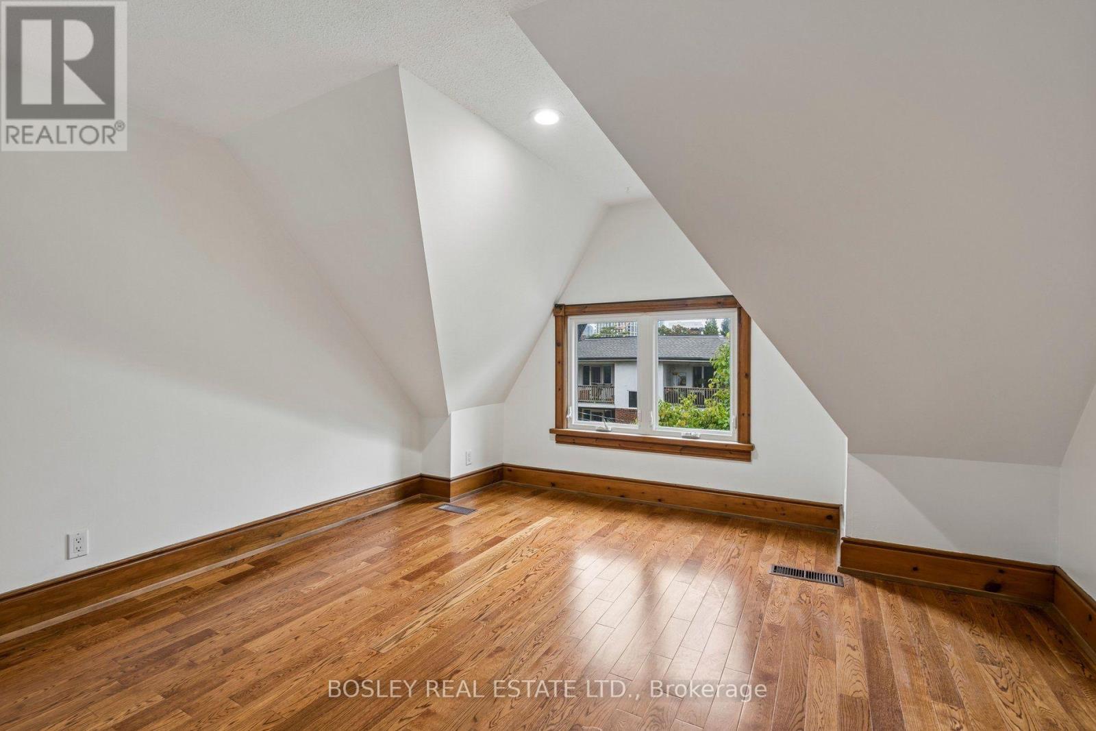 Upper - 297 Sumach Street, Toronto (Cabbagetown-South St. James Town), Ontario  M5A 3K4 - Photo 18 - C13867124