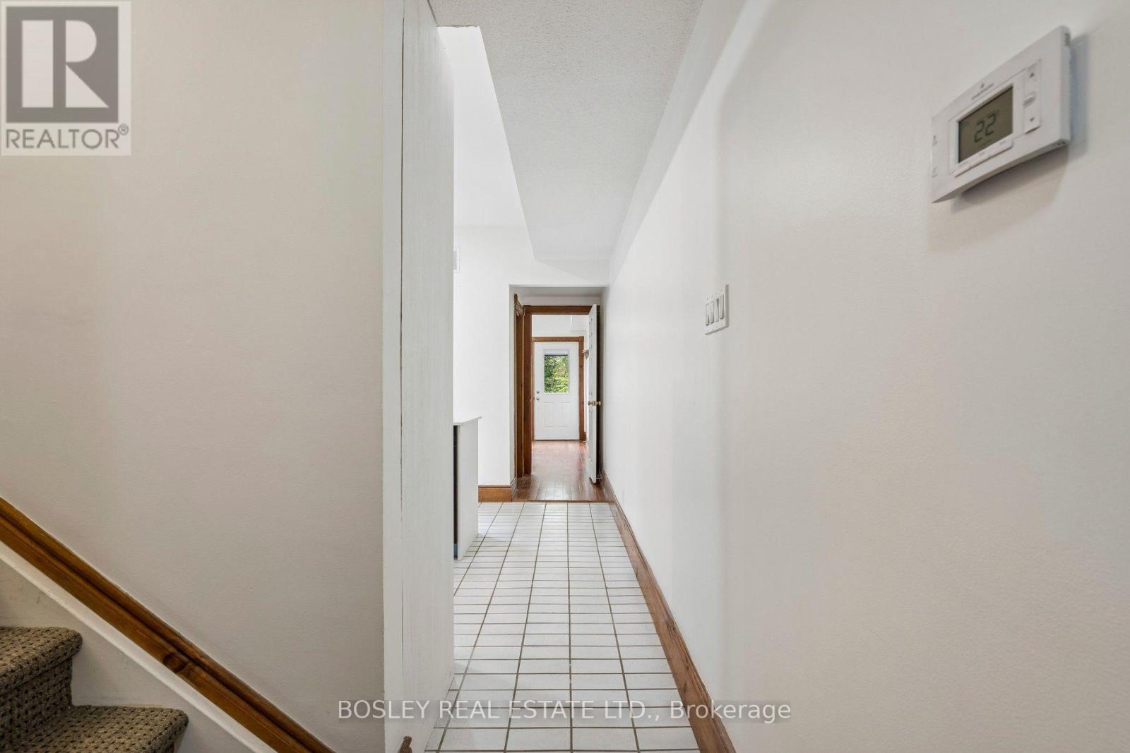 Upper - 297 Sumach Street, Toronto (Cabbagetown-South St. James Town), Ontario  M5A 3K4 - Photo 4 - C13867124