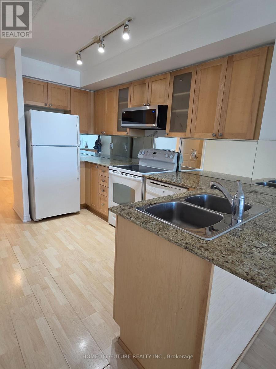 2404 - 761 Bay Street, Toronto (Bay Street Corridor), Ontario  M5G 2R2 - Photo 14 - C13867126