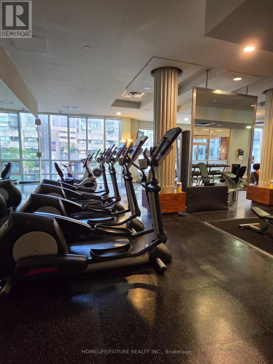 2404 - 761 Bay Street, Toronto (Bay Street Corridor), Ontario  M5G 2R2 - Photo 15 - C13867126
