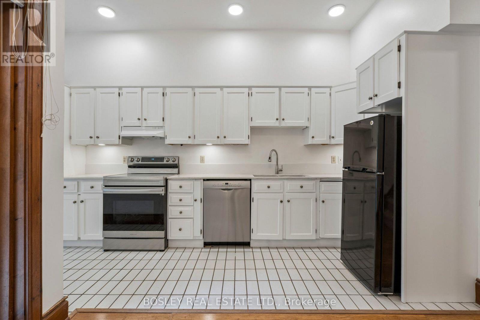Main - 297 Sumach Street, Toronto (Cabbagetown-South St. James Town), Ontario  M5A 3K4 - Photo 14 - C13867136