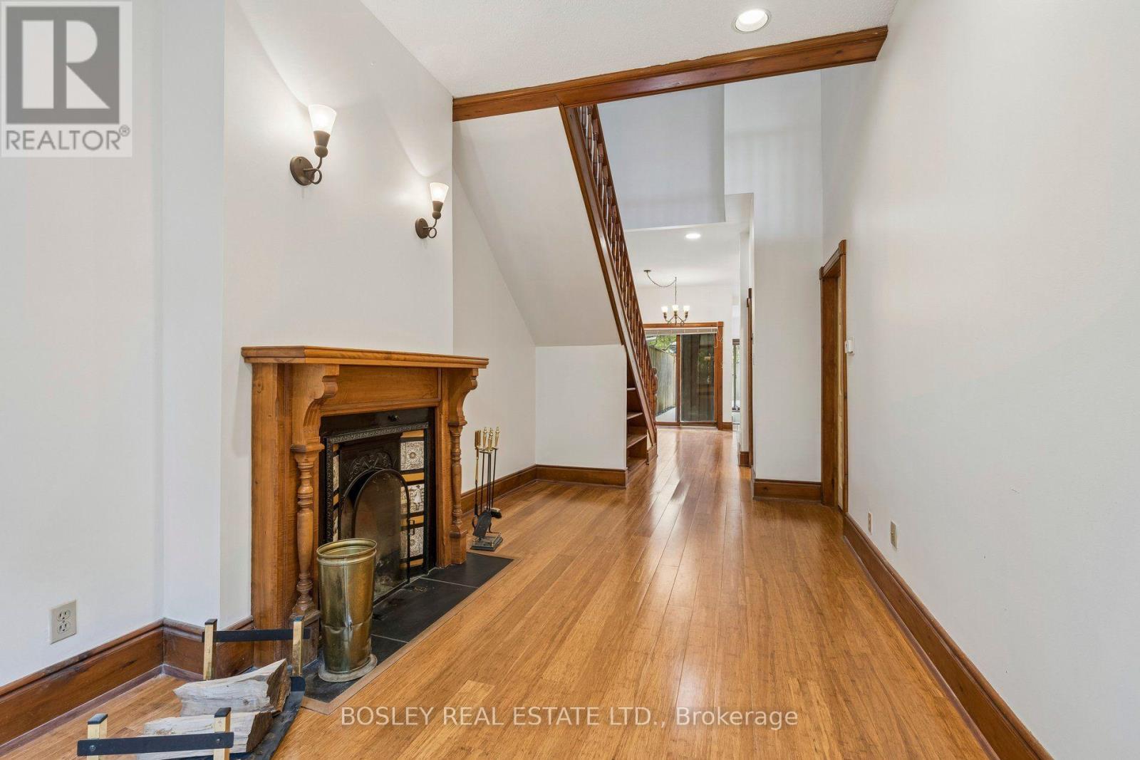 Main - 297 Sumach Street, Toronto (Cabbagetown-South St. James Town), Ontario  M5A 3K4 - Photo 4 - C13867136