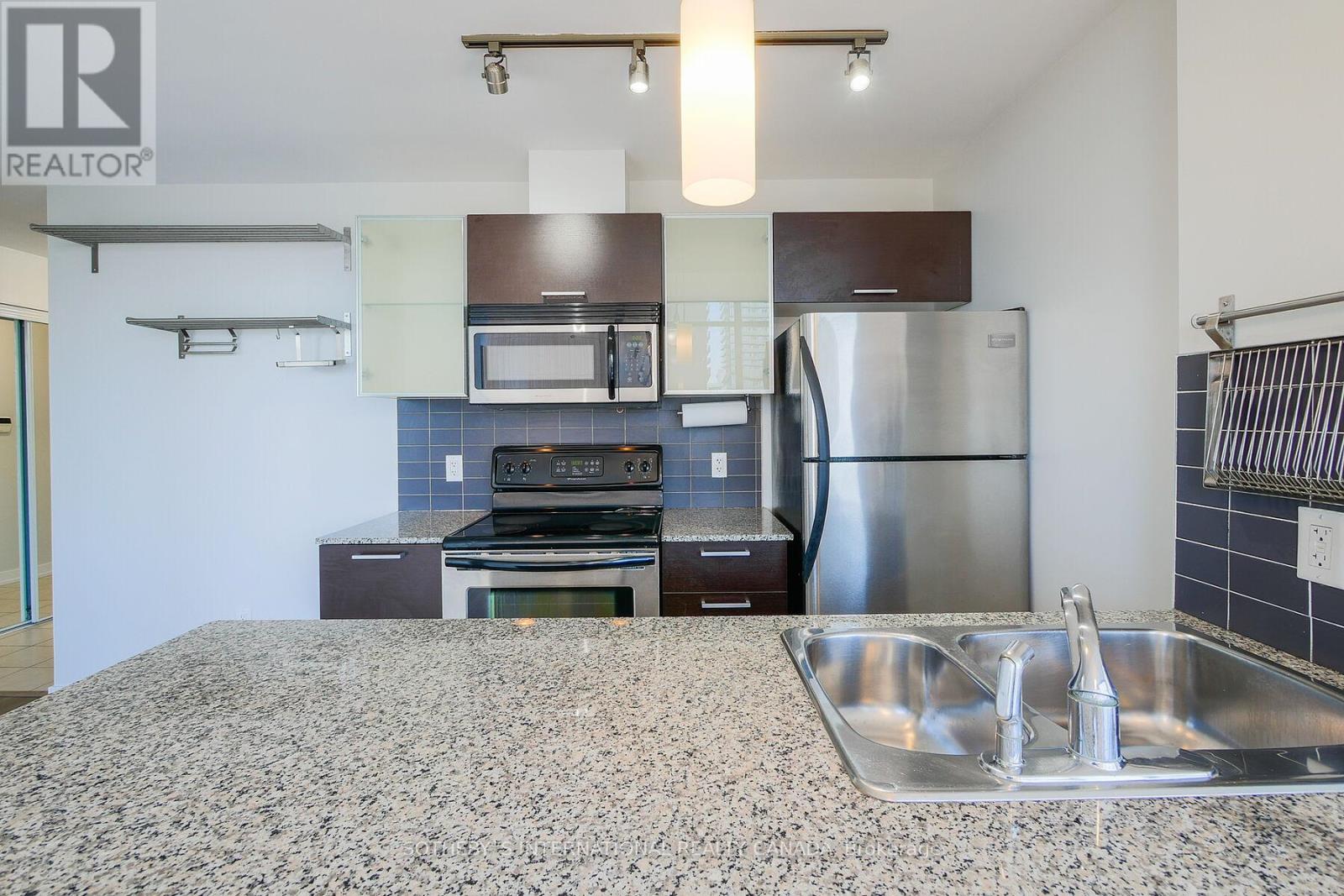 2107 - 37 Grosvenor Street, Toronto, Ontario  M4Y 3G5 - Photo 5 - C13867138