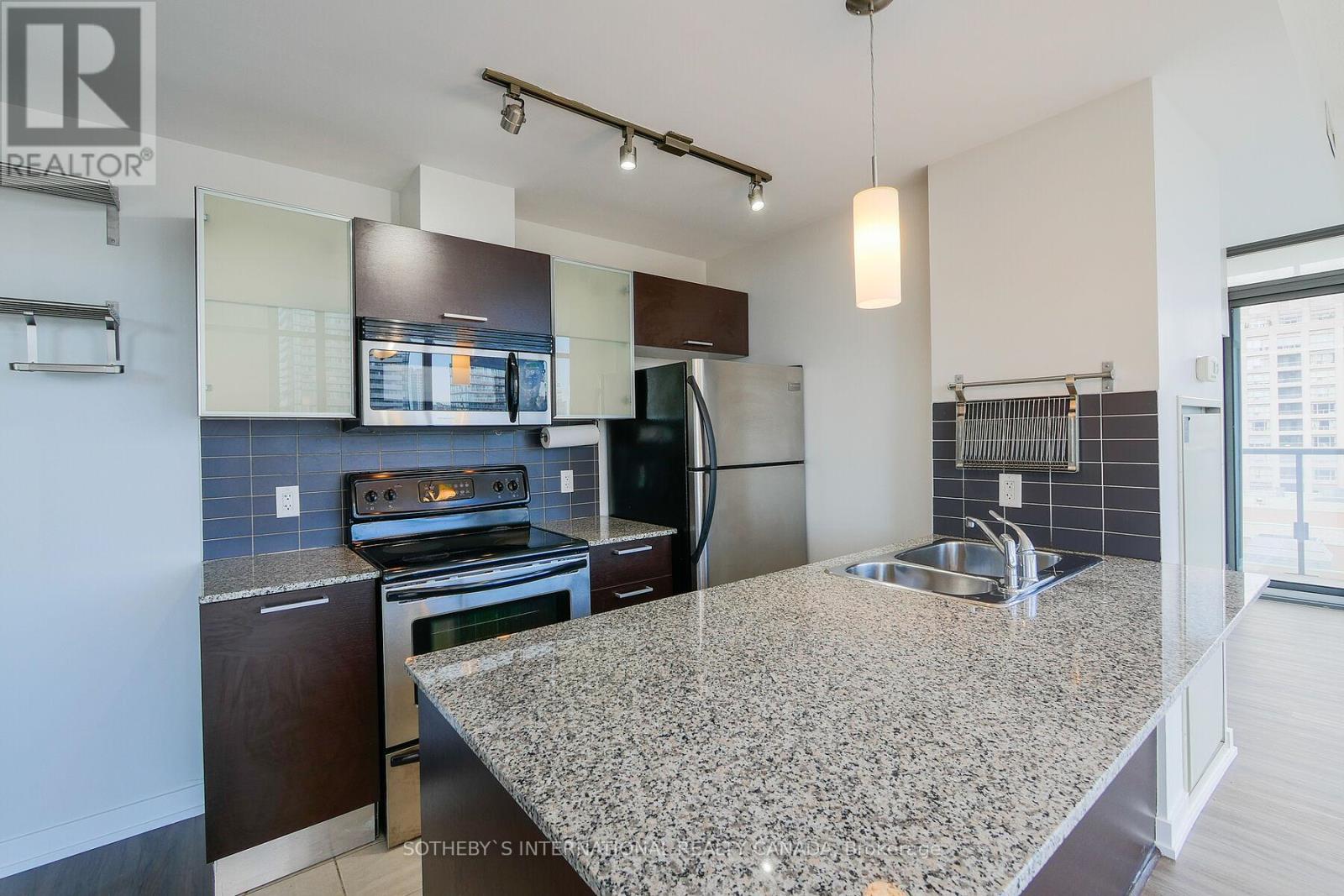 2107 - 37 Grosvenor Street, Toronto, Ontario  M4Y 3G5 - Photo 6 - C13867138