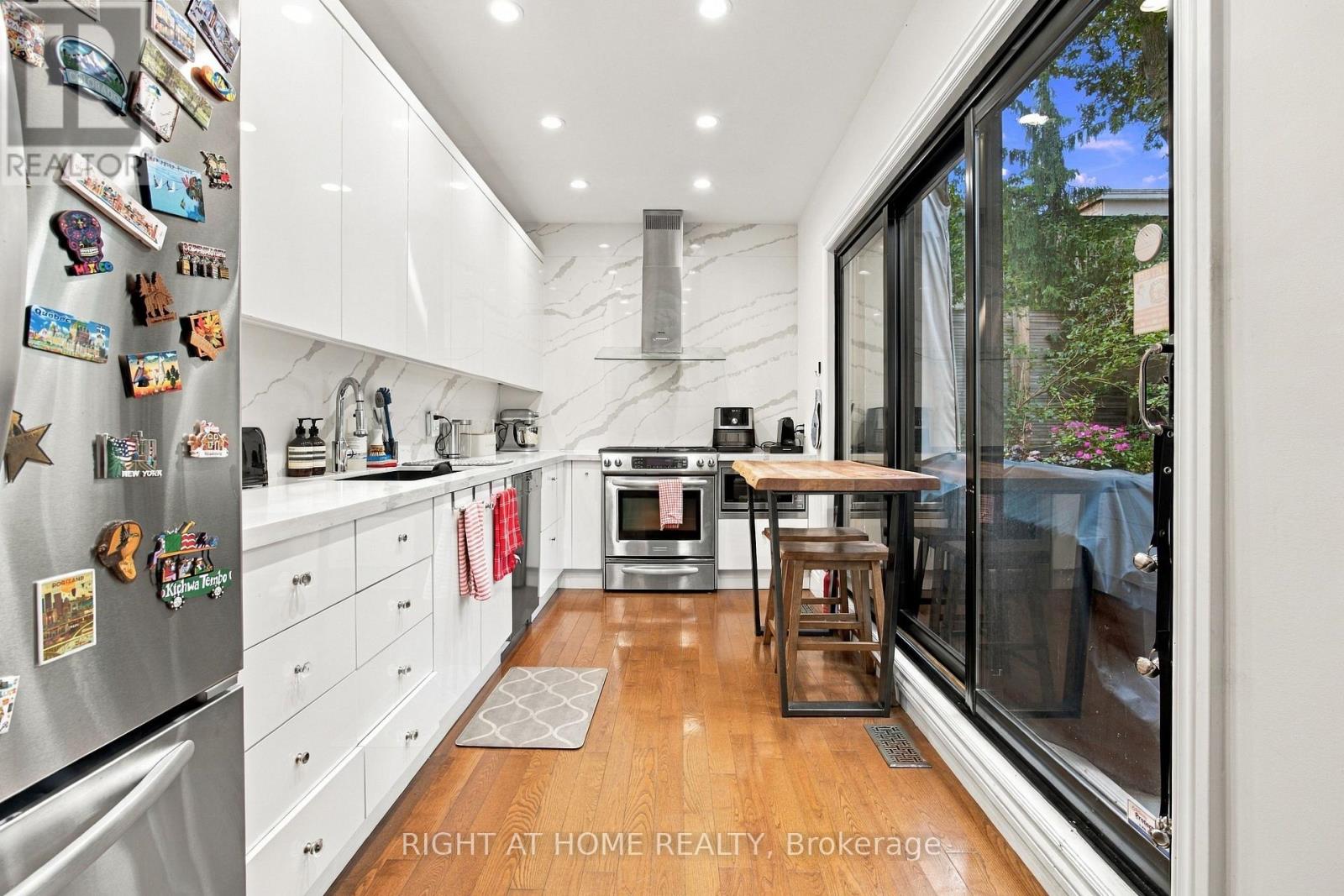 23 New Street, Toronto (Annex), Ontario  M5R 1P7 - Photo 7 - C13867218
