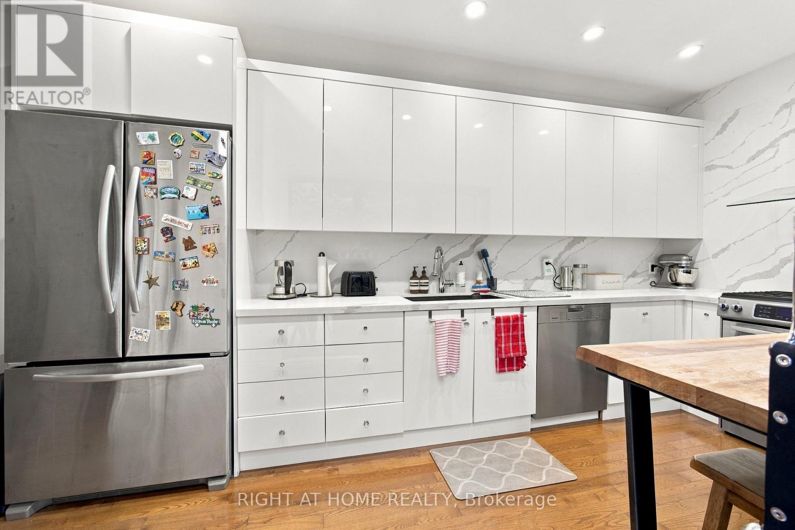 23 New Street, Toronto (Annex), Ontario  M5R 1P7 - Photo 8 - C13867218
