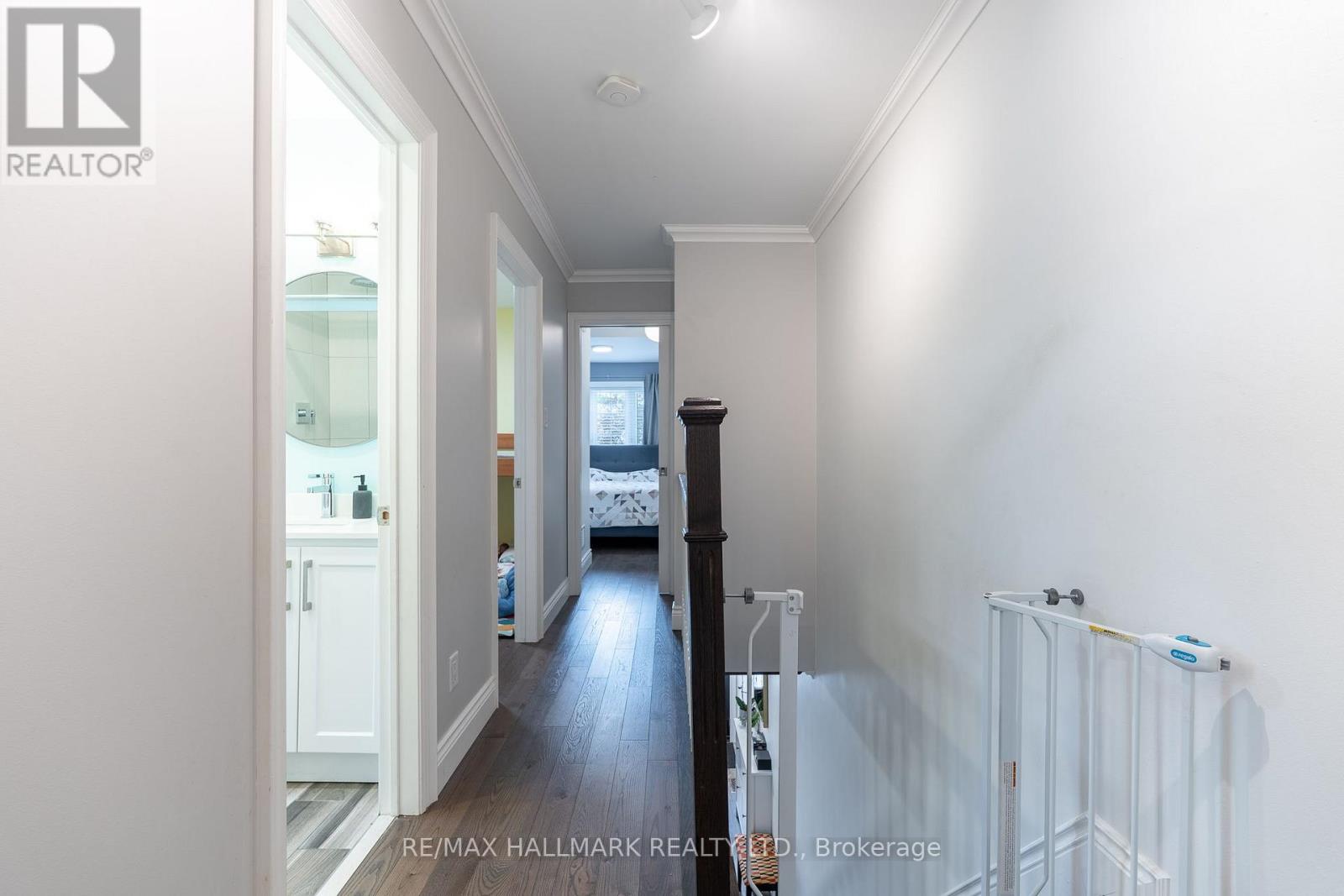 122 Holborne Avenue, Toronto, Ontario  M4C 2R4 - Photo 14 - E13867088