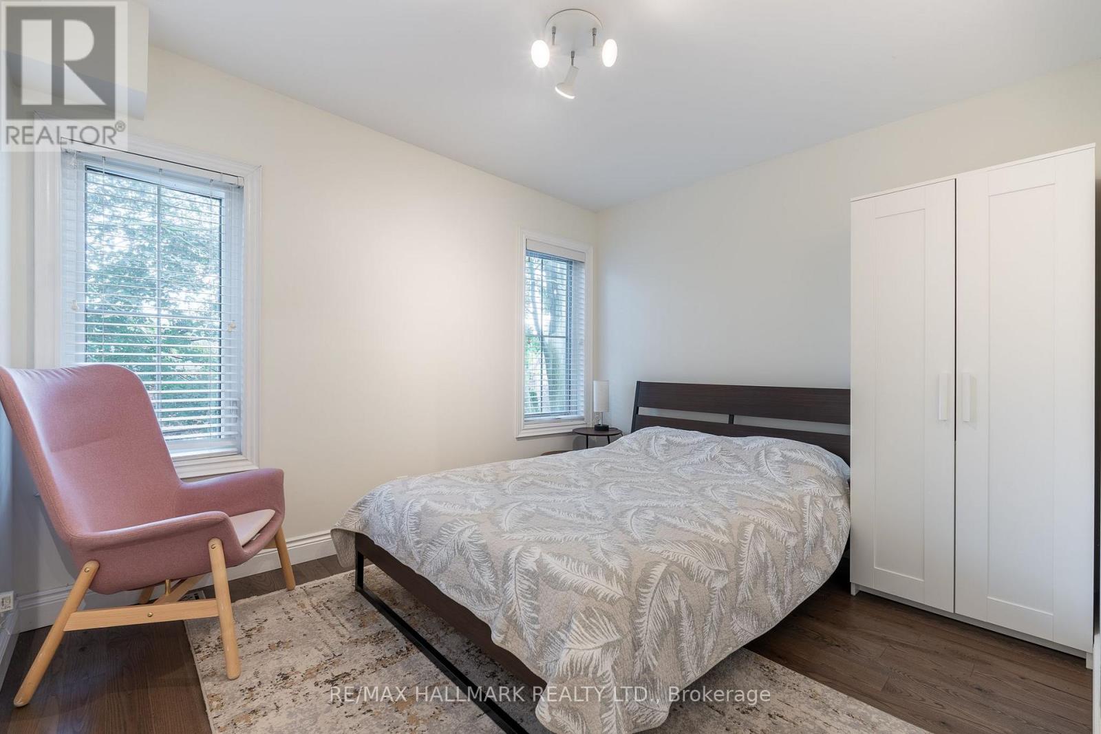 122 Holborne Avenue, Toronto, Ontario  M4C 2R4 - Photo 17 - E13867088