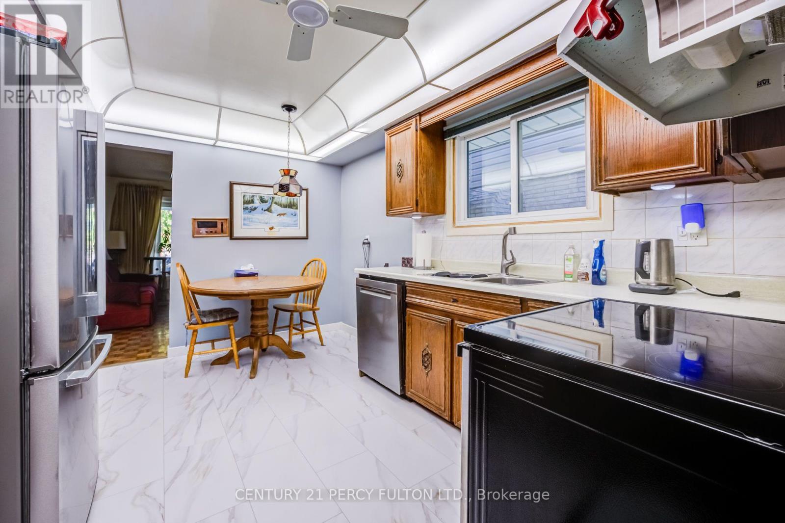705 Edgewood Road, Pickering, Ontario  L1V 2Z5 - Photo 11 - E13867112