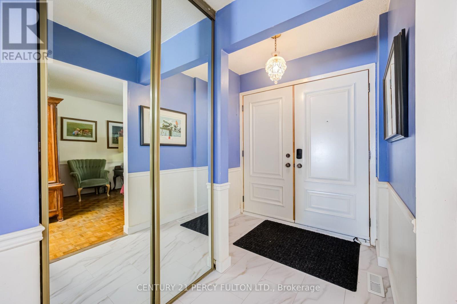 705 Edgewood Road, Pickering, Ontario  L1V 2Z5 - Photo 3 - E13867112