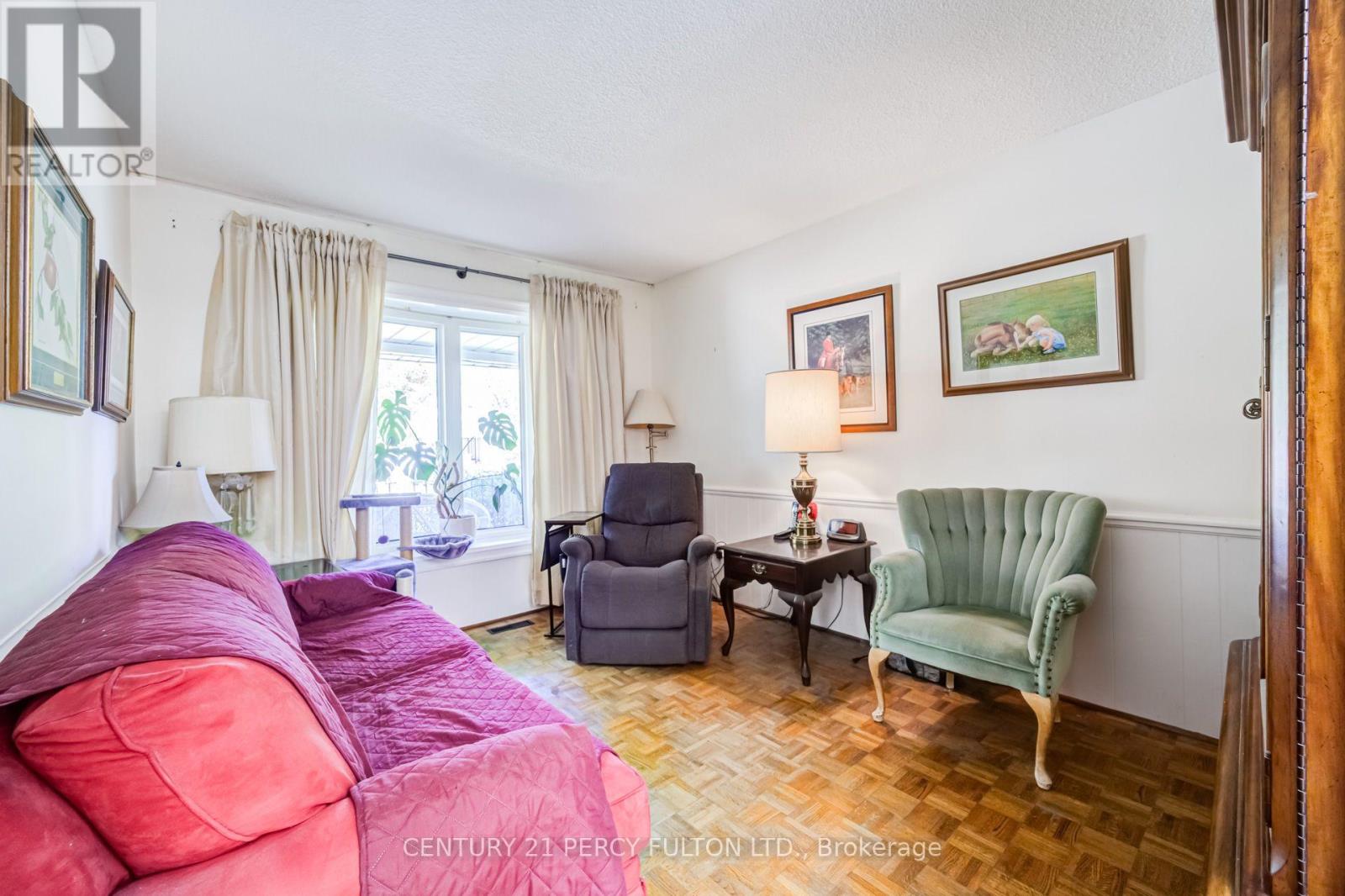705 Edgewood Road, Pickering, Ontario  L1V 2Z5 - Photo 5 - E13867112