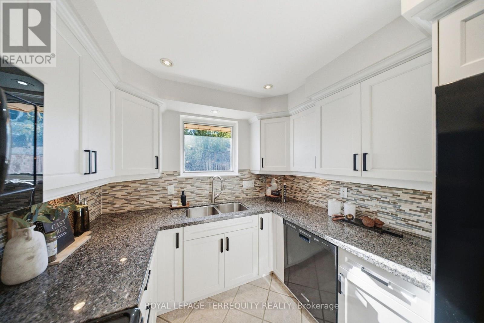 1794 Meadowview Avenue, Pickering, Ontario  L1V 3G8 - Photo 12 - E13867214