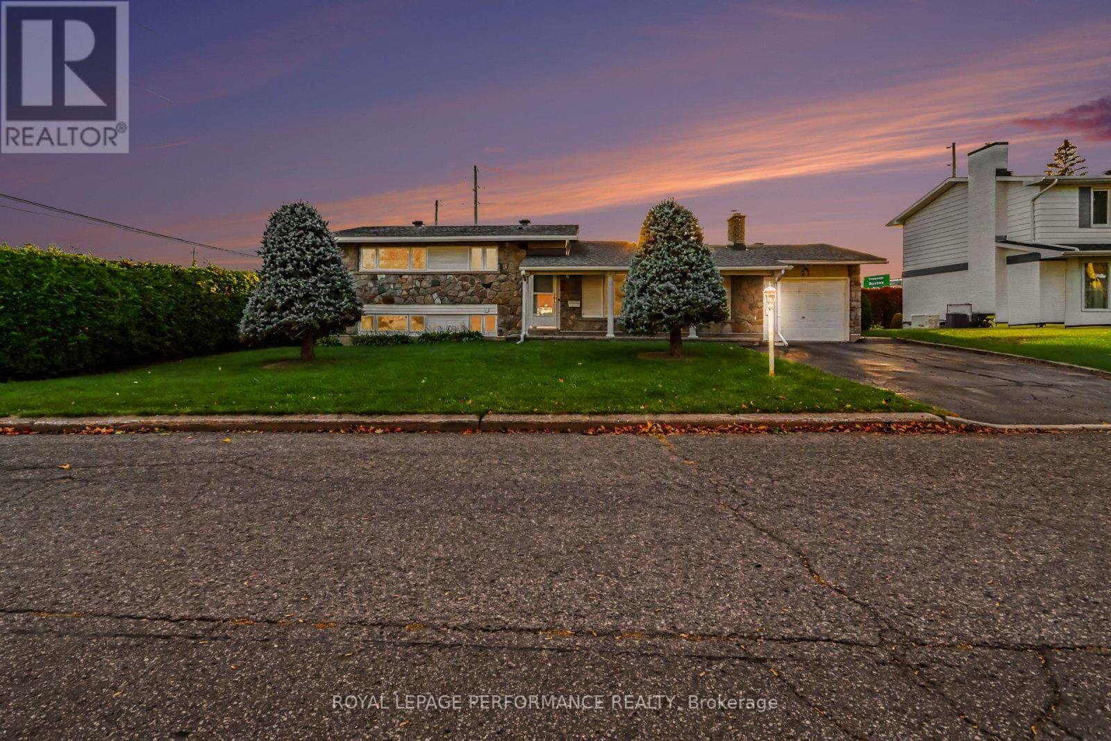 21 PULFORD CRESCENT, Ottawa, Ontario