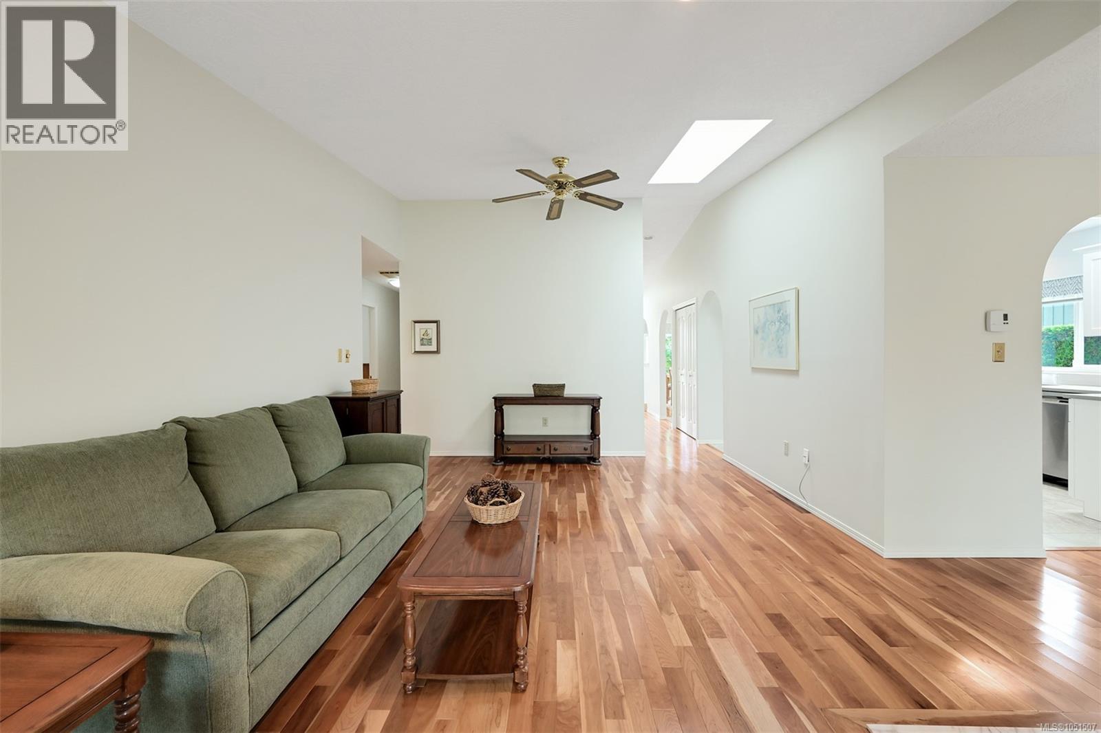 1309 Layritz Pl