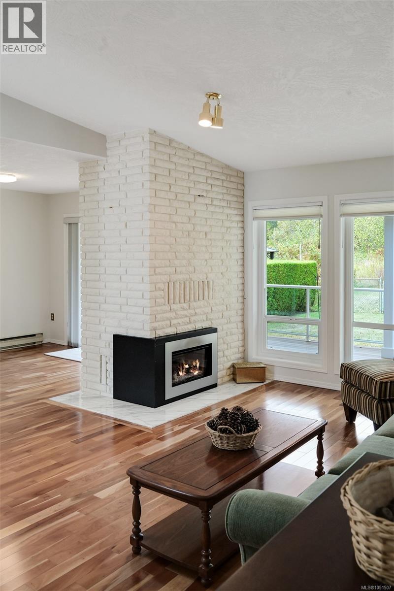 1309 Layritz Pl