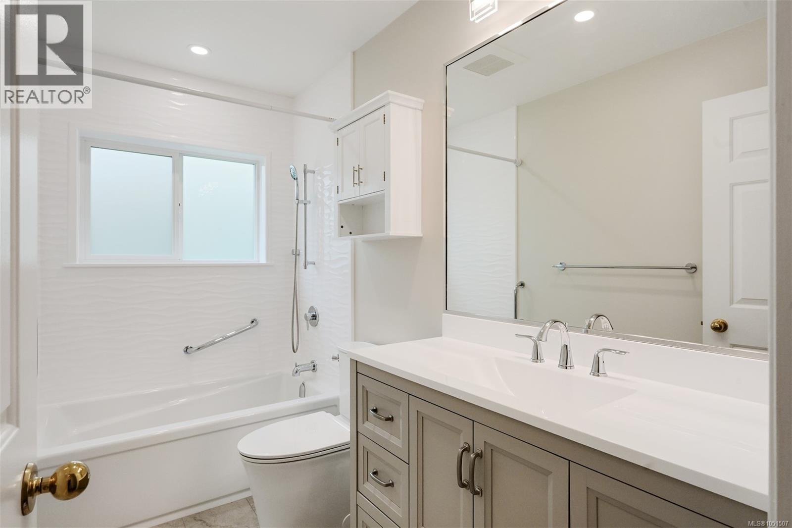 1309 Layritz Pl