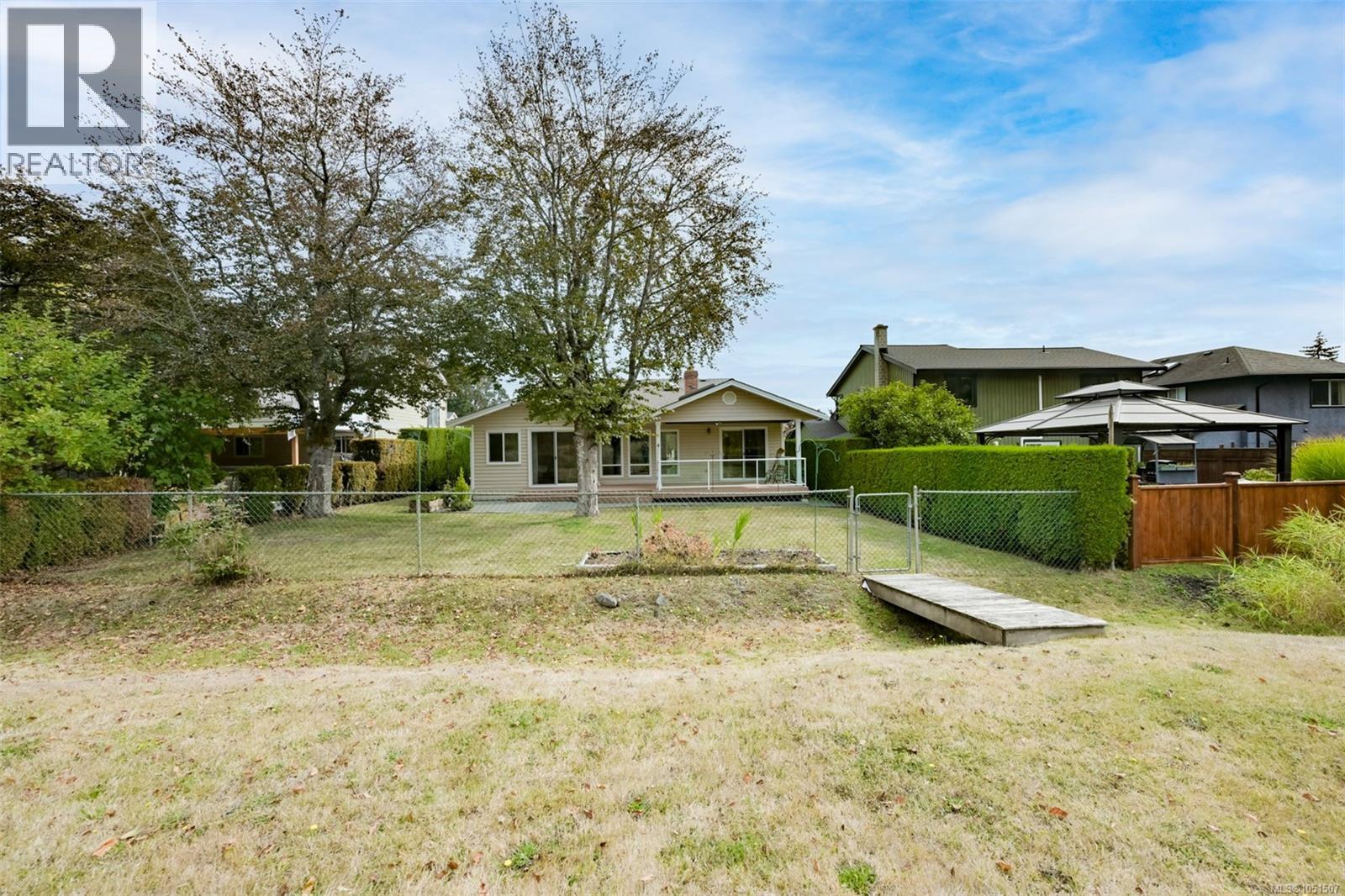 1309 Layritz Pl