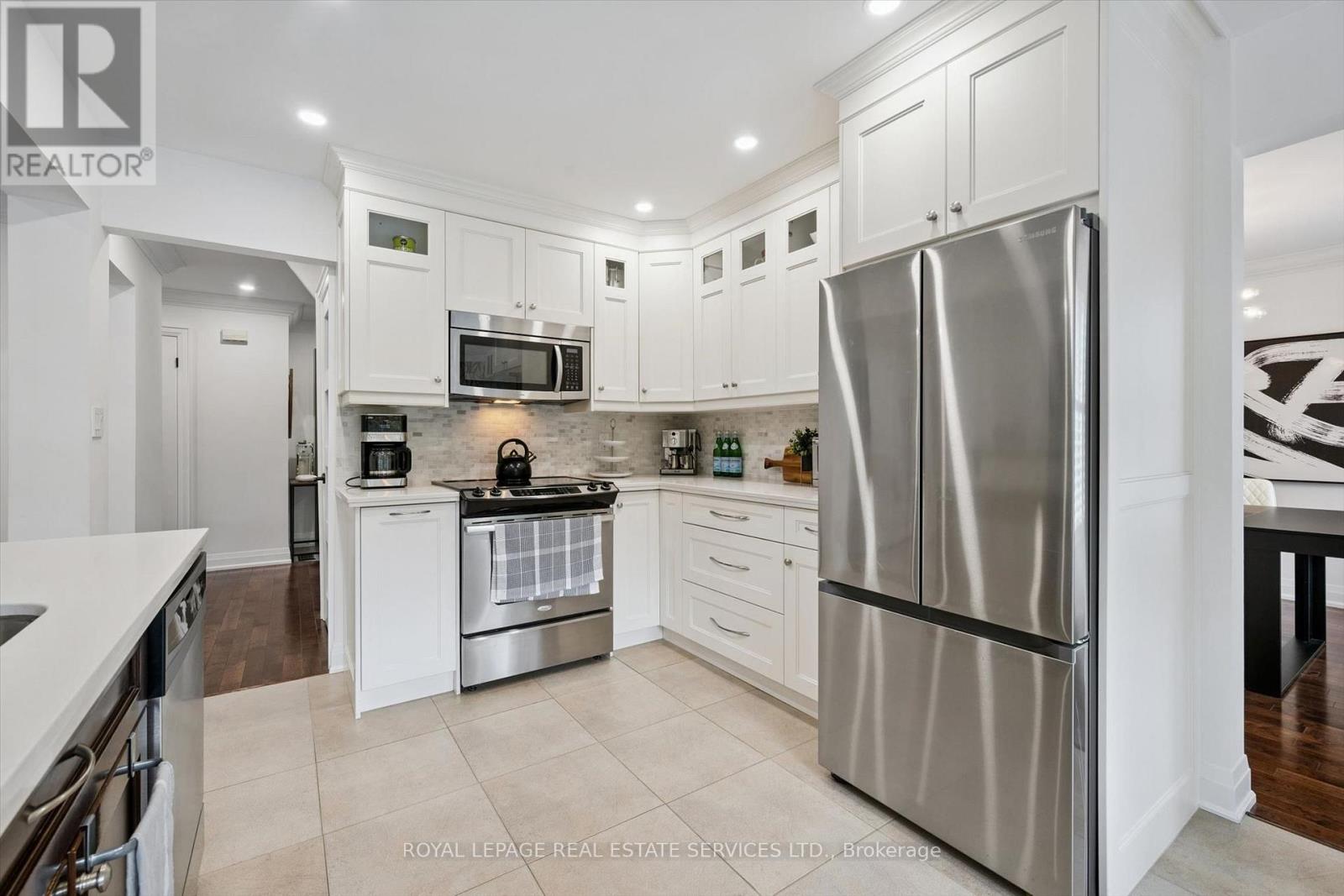 360 River Oaks Boulevard W, Oakville, Ontario  L6H 5E7 - Photo 14 - W13867092