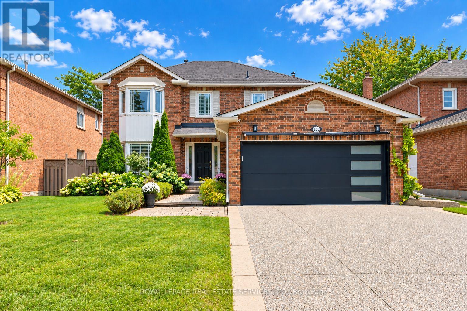 360 River Oaks Boulevard W, Oakville, Ontario  L6H 5E7 - Photo 2 - W13867092