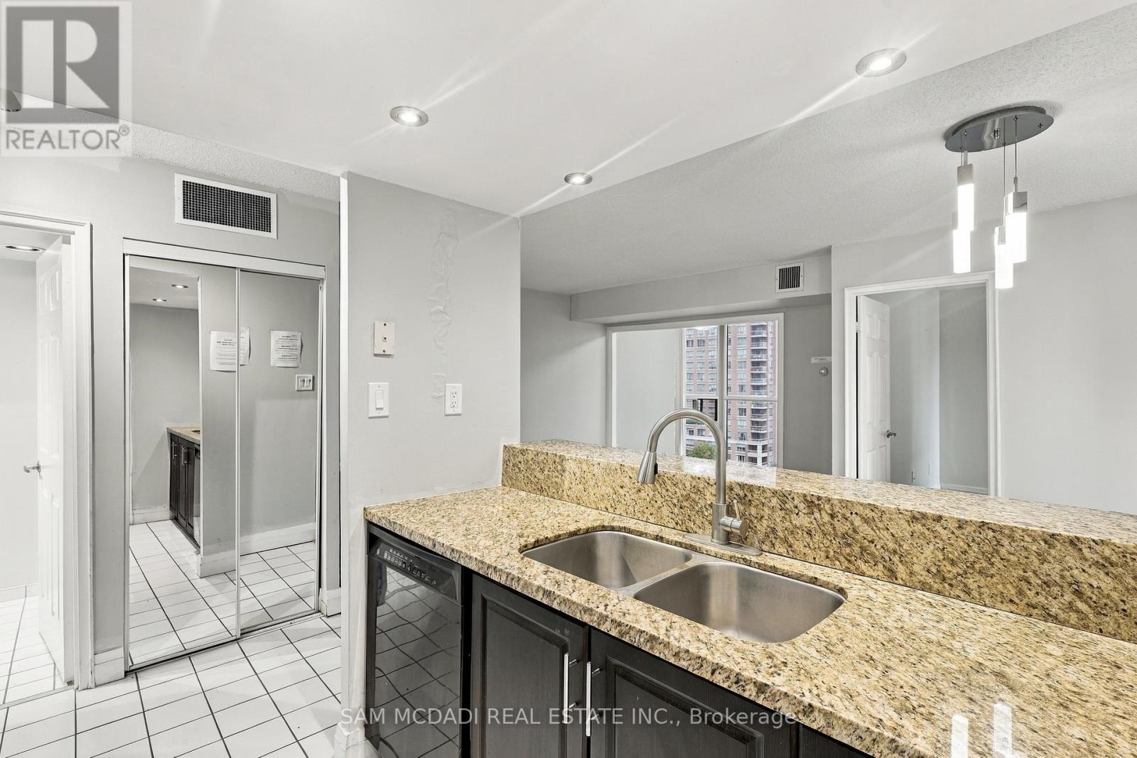 903 - 265 Enfield Place, Mississauga, Ontario L5B 3Y7 - Photo 11 - W13867208