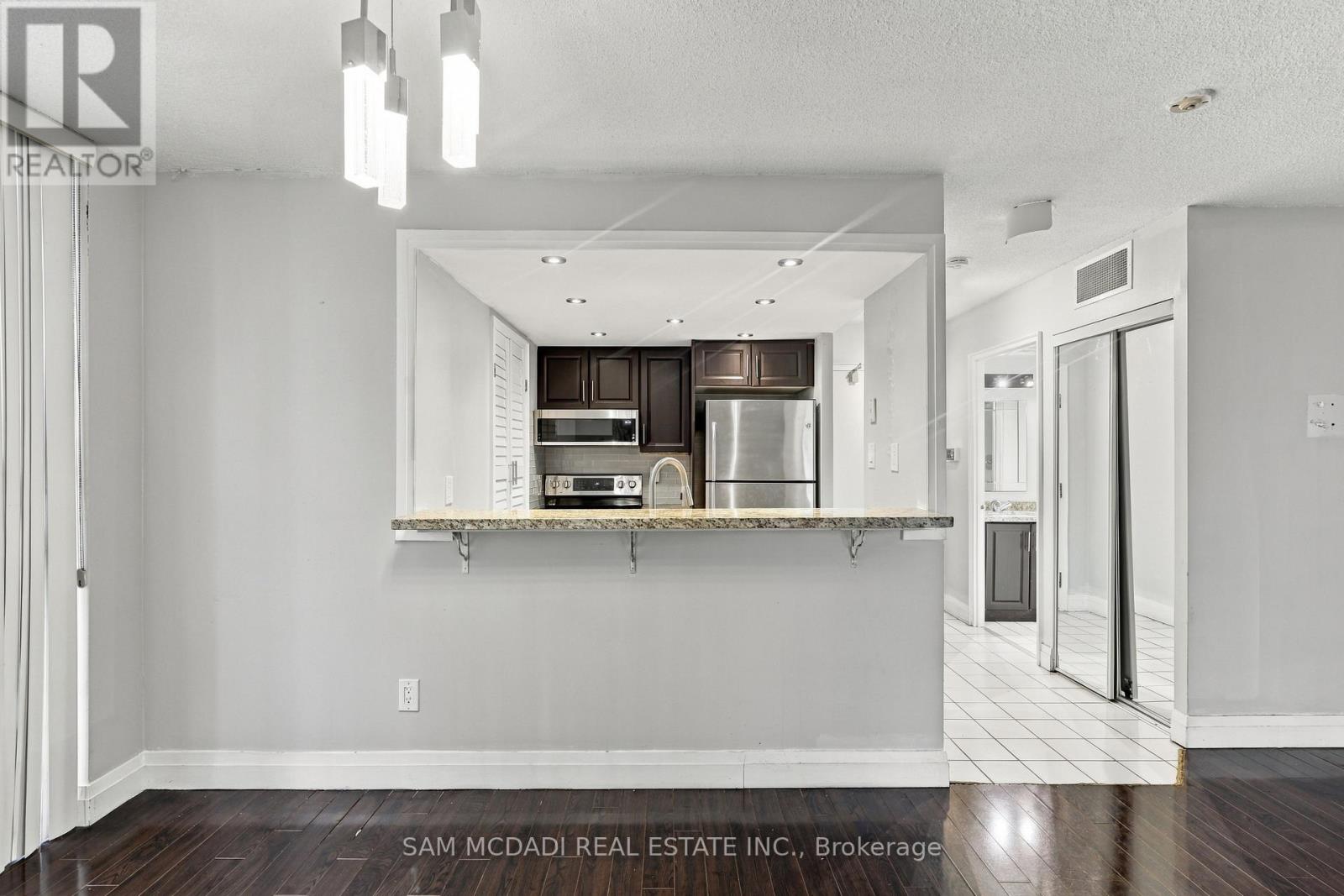 903 - 265 Enfield Place, Mississauga, Ontario L5B 3Y7 - Photo 4 - W13867208
