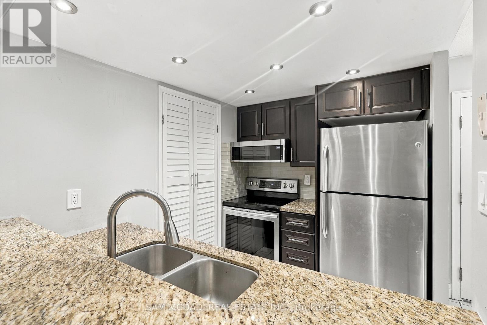 903 - 265 Enfield Place, Mississauga, Ontario L5B 3Y7 - Photo 6 - W13867208