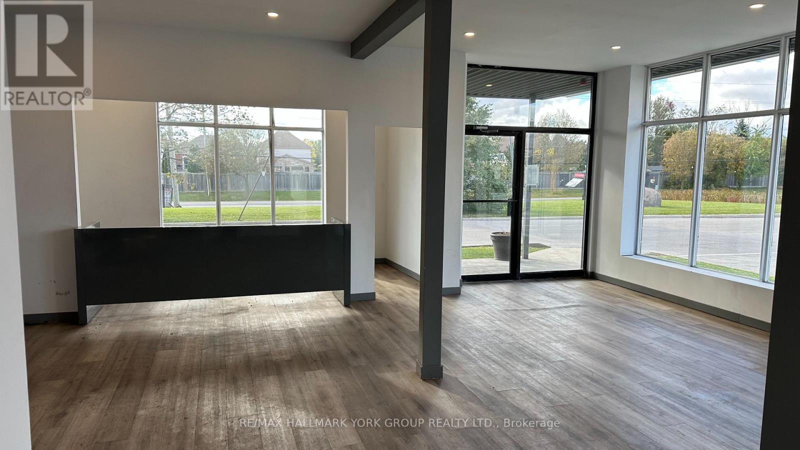 1-2 - 24707 Woodbine Avenue, Georgina, Ontario  L4P 3E9 - Photo 4 - N13863484