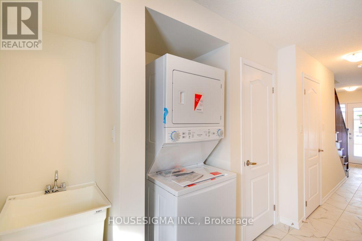 65 Holder Drive, Brantford, Ontario  N3T 0W8 - Photo 3 - X13866964