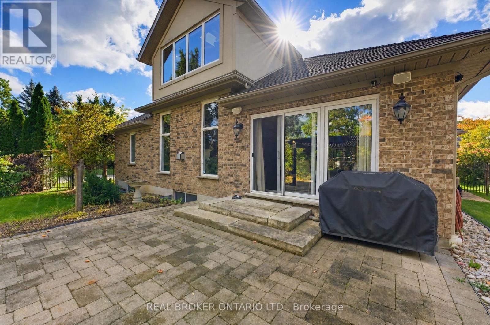 70 Deer Ridge Crescent, Kitchener, Ontario  N2P 2L2 - Photo 36 - X13867002