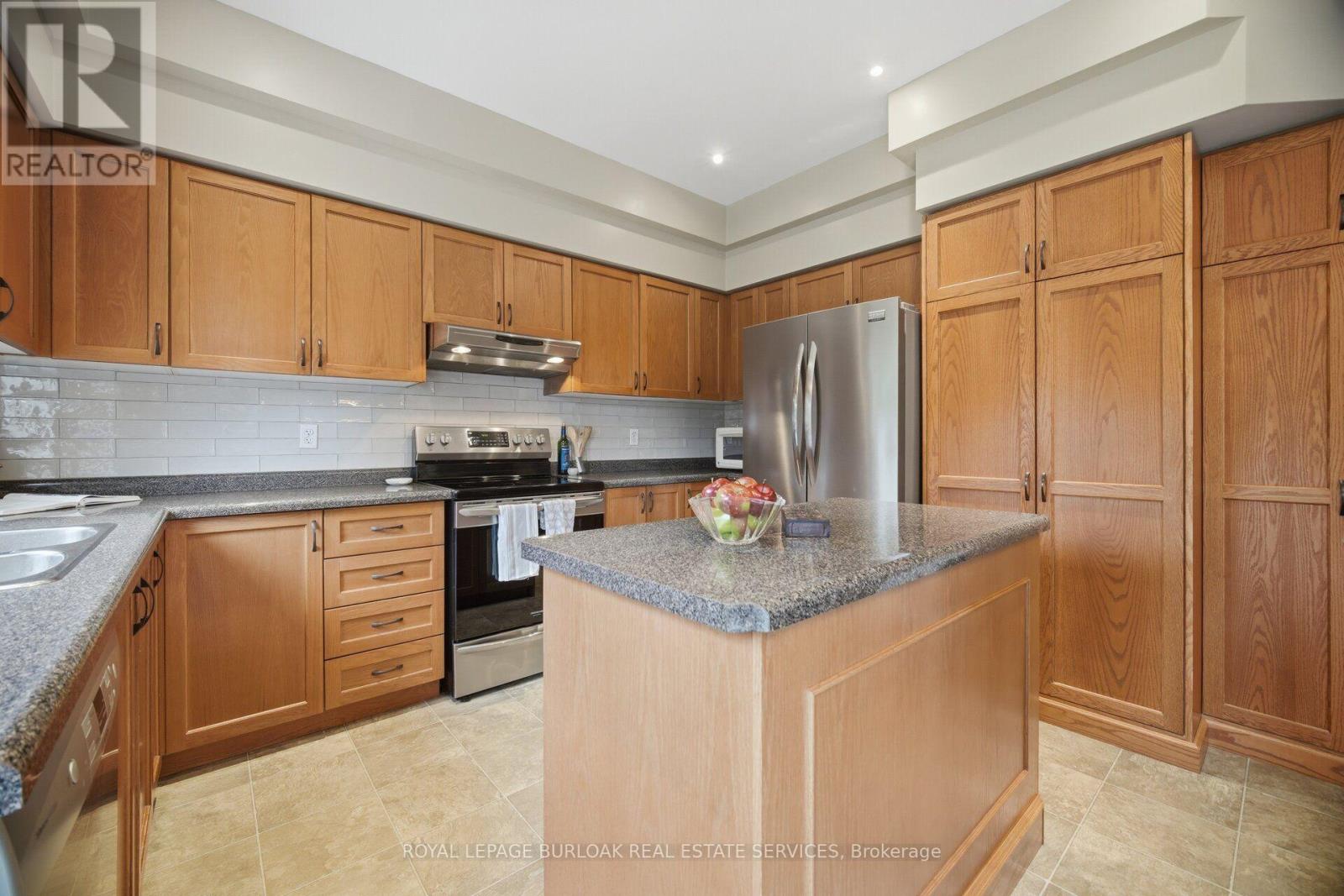 84 Meadowbank Drive, Hamilton, Ontario  L9B 2Y1 - Photo 20 - X13867110