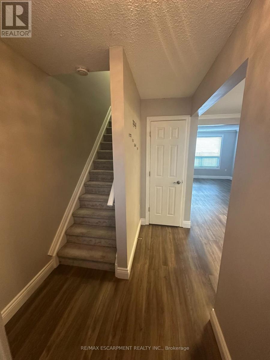 28 - 250 Magnolia Drive, Hamilton, Ontario  L9C 6M3 - Photo 2 - X13867216