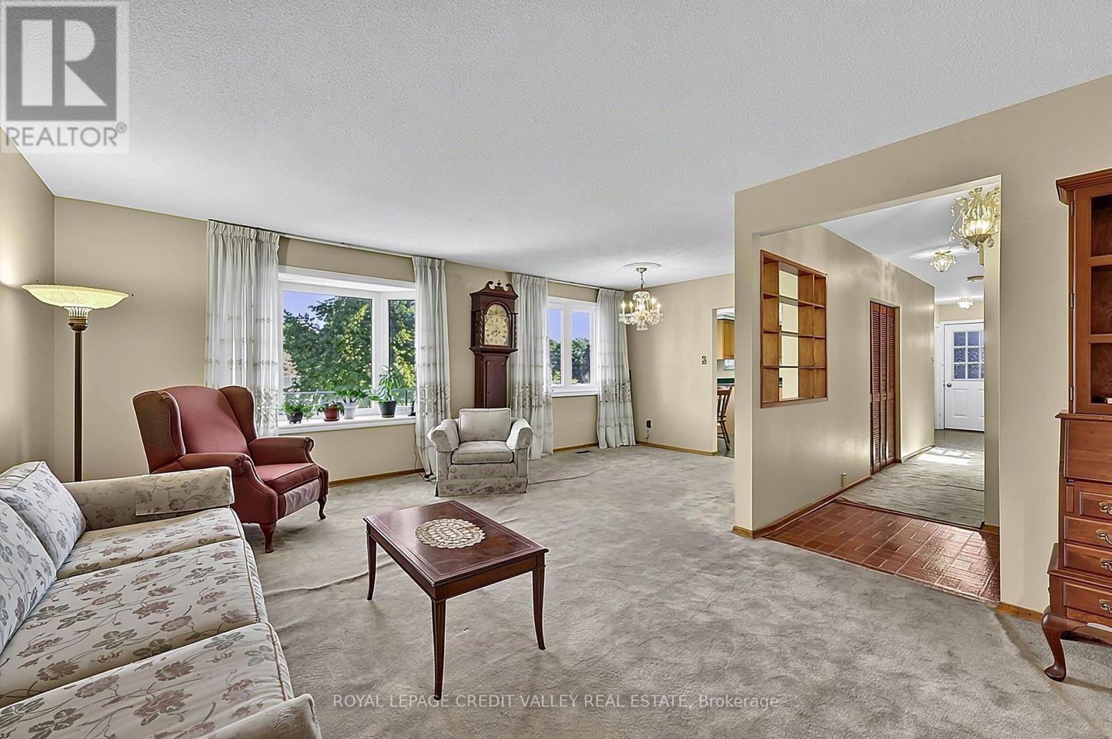 30 Palgrave Crescent, Brampton, Ontario  L6W 1C9 - Photo 11 - W13866656