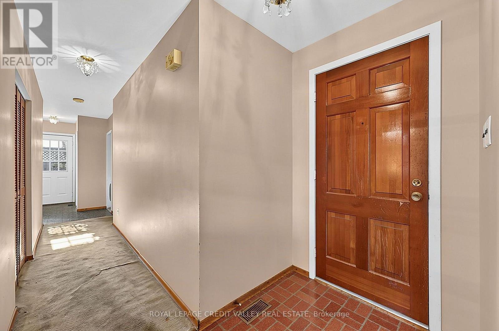 30 Palgrave Crescent, Brampton, Ontario  L6W 1C9 - Photo 7 - W13866656