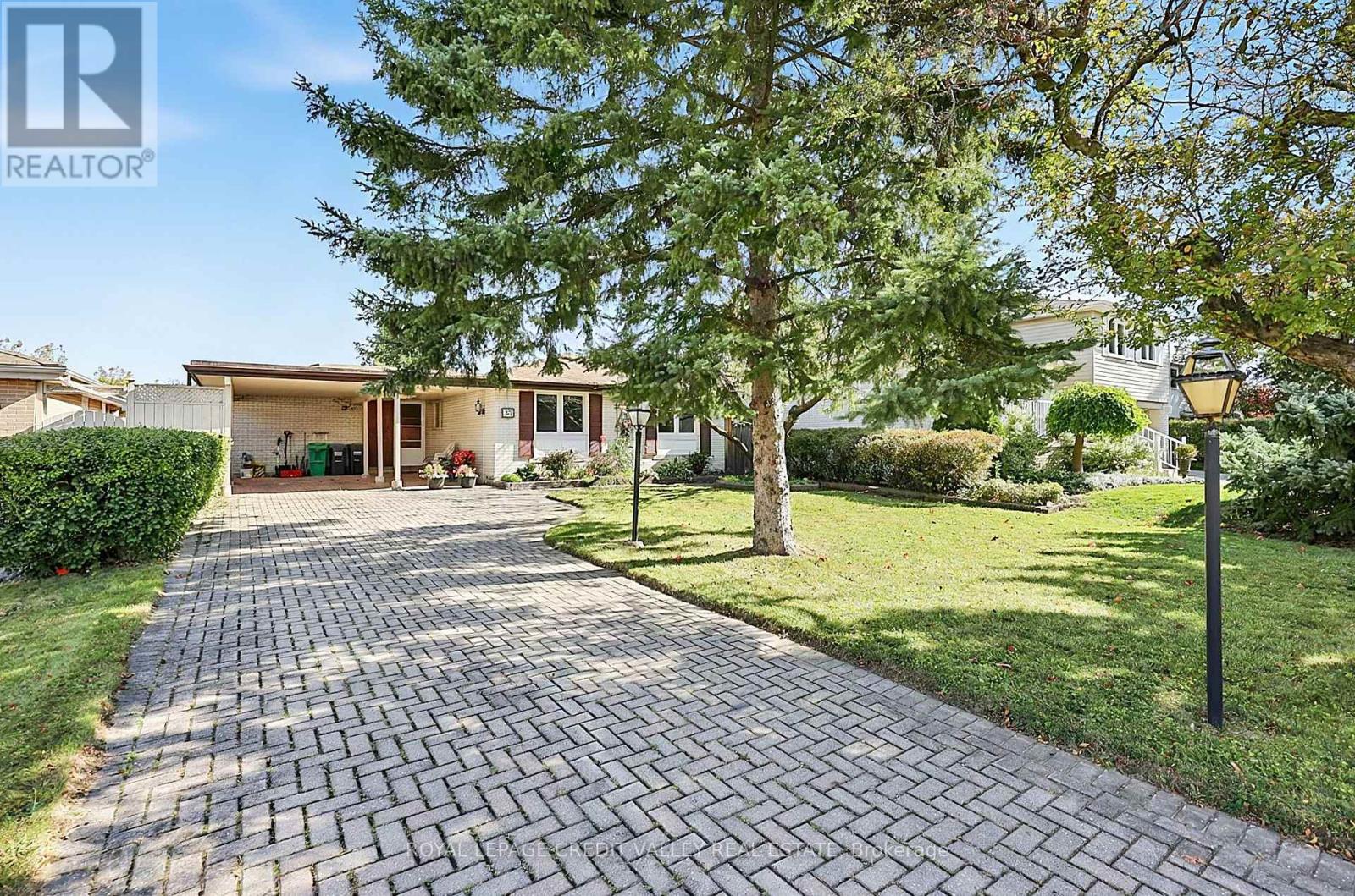 30 Palgrave Crescent, Brampton, Ontario  L6W 1C9 - Photo 3 - W13866656