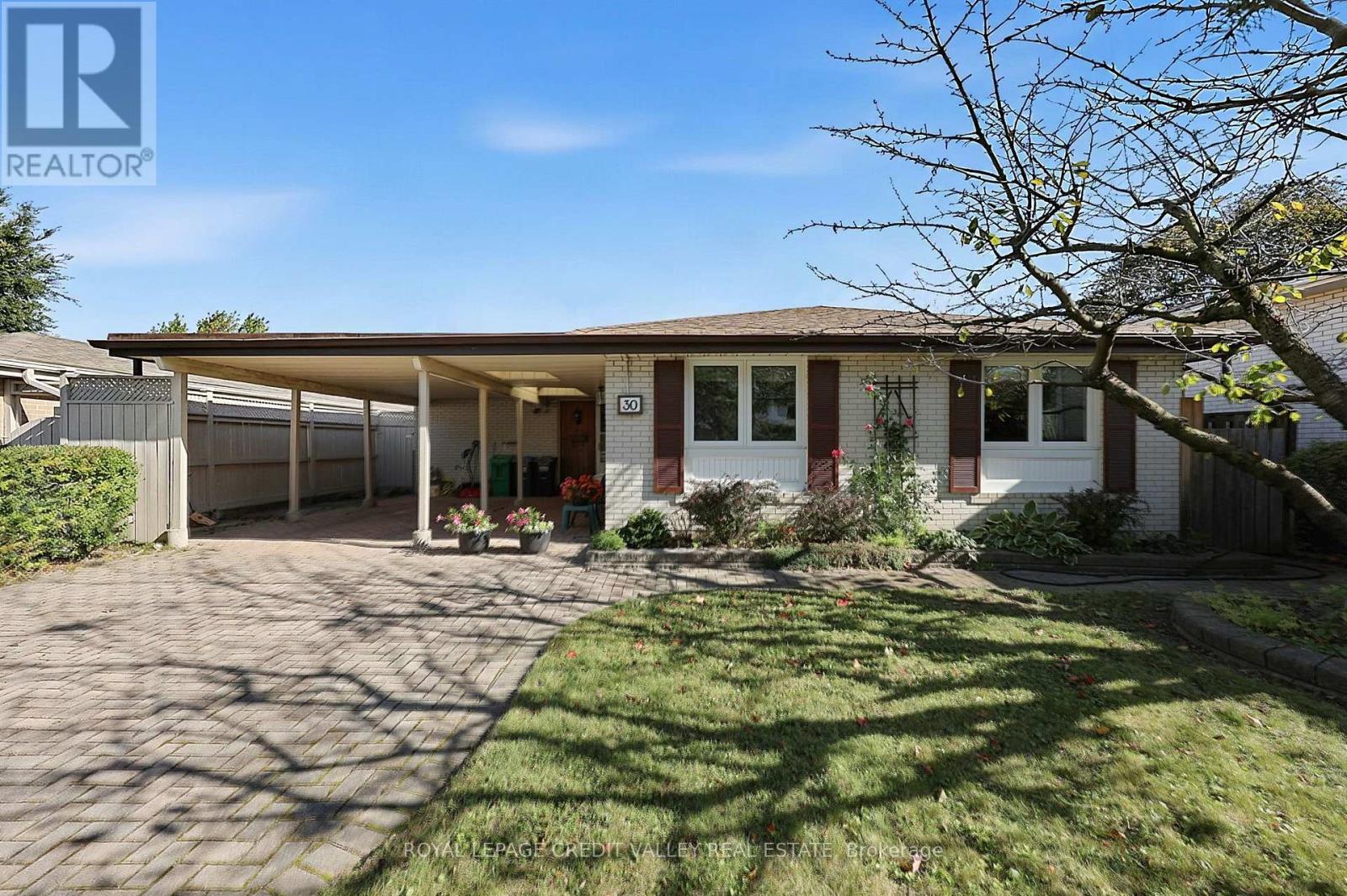 30 Palgrave Crescent, Brampton, Ontario  L6W 1C9 - Photo 4 - W13866656