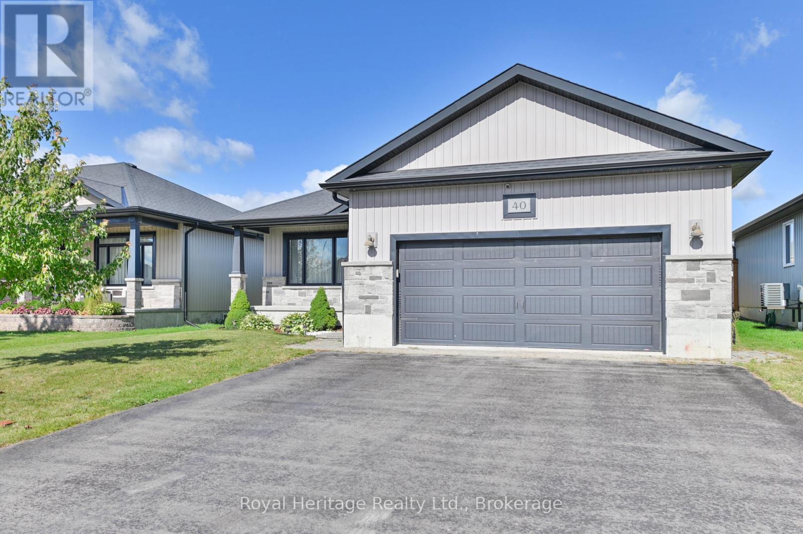 40 Ambrosia Terrace, Quinte West, Ontario  K8V 0G6 - Photo 2 - X13867326