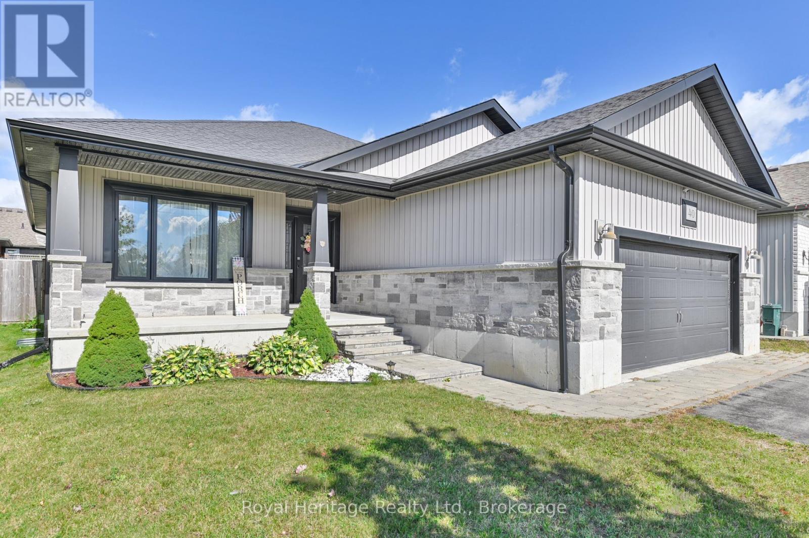 40 Ambrosia Terrace, Quinte West, Ontario  K8V 0G6 - Photo 4 - X13867326
