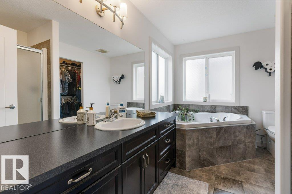 29 NEWGATE WY