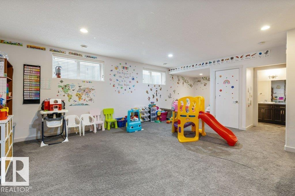 29 NEWGATE WY